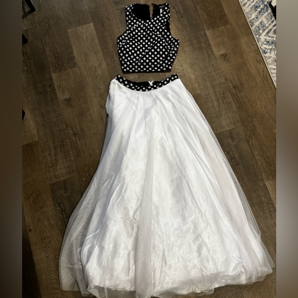 Fun White/Black Set